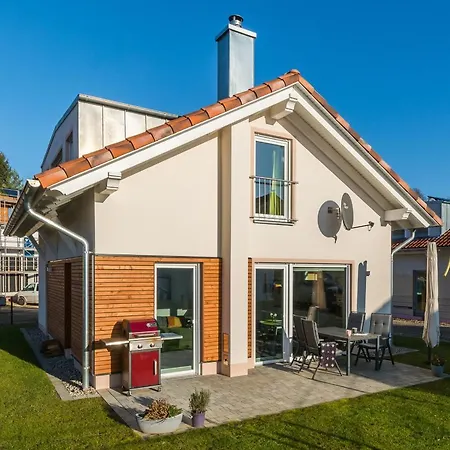 Holiday home Neu!!! Ferienhaus-see-sauna-kamin-5 Sterne-102m² Krakow am See